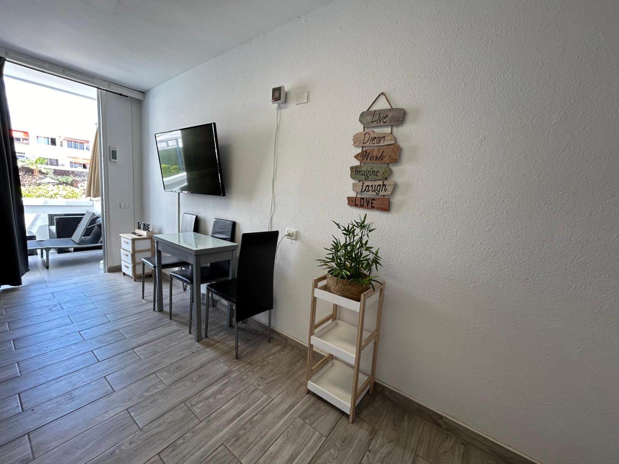 Sunny Apt With Terrace Coastal Area South Arona Arona  Kültér fotó